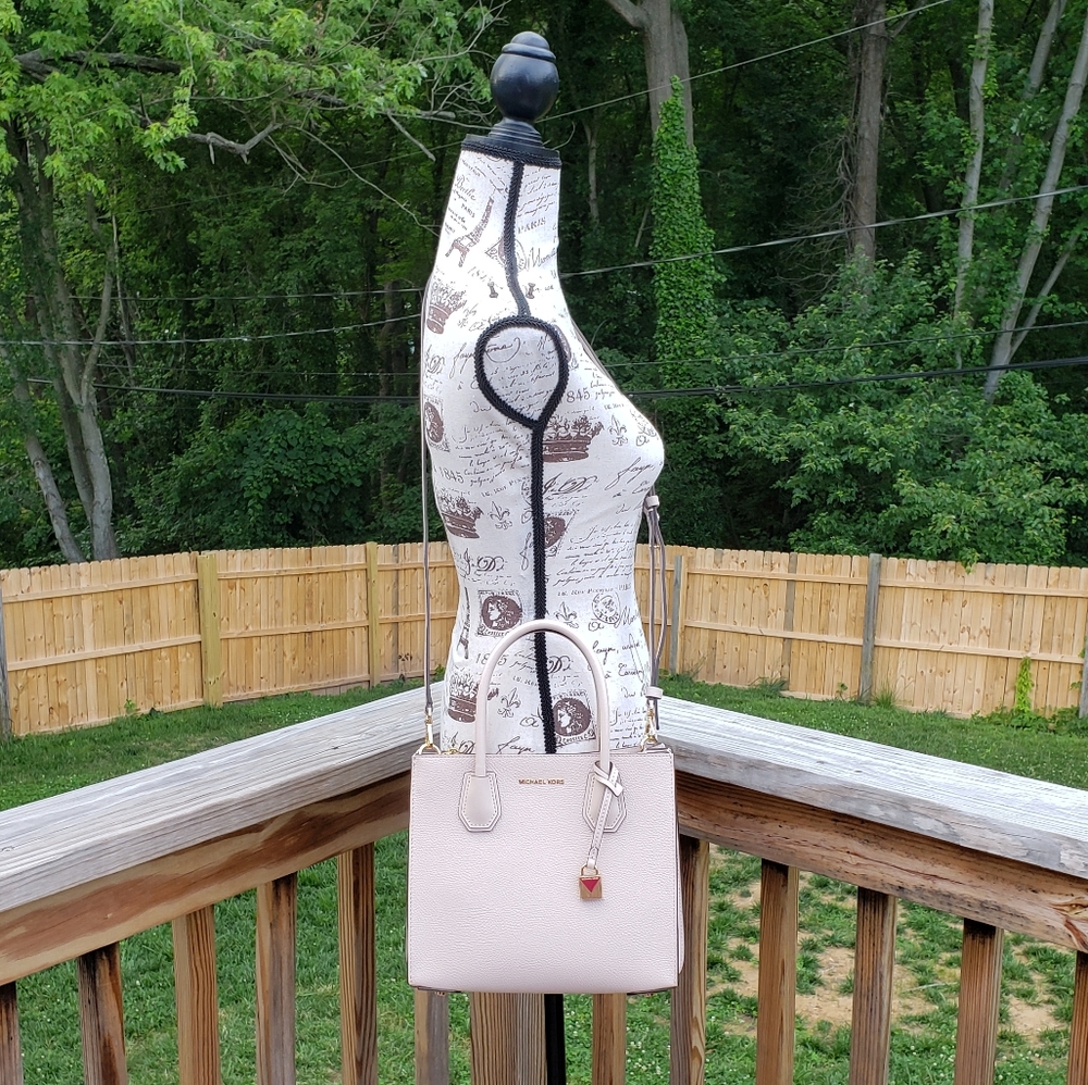 ⚠️LAST 1⚠️Michael Kors Mercer MD Acrdion Conv Tote - Picture 8 of 8